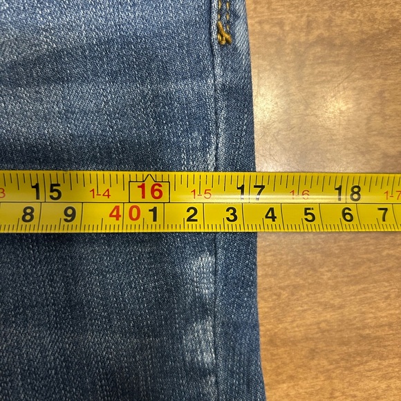 Judy Blue JB8240MD Women’s Low Rise Distressed Jeans Size 11 30x32.75 Denim
J - Picture 15 of 17